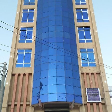 Claire De Lune Moonlight Hotel ناكورو المظهر الخارجي الصورة