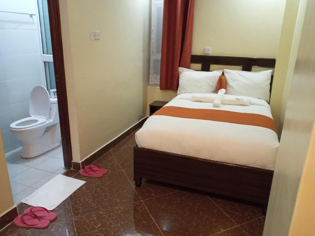 Claire De Lune Moonlight Hotel ناكورو المظهر الخارجي الصورة