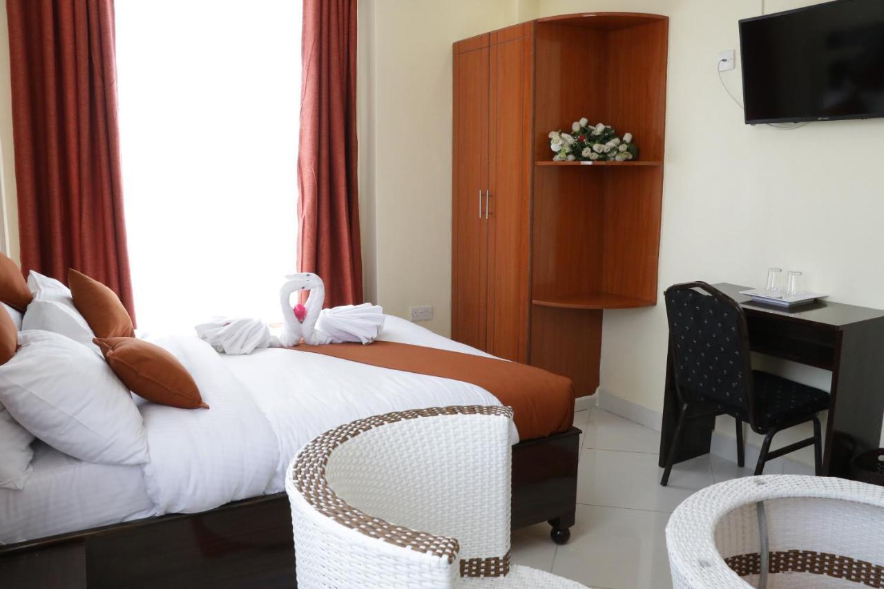 Claire De Lune Moonlight Hotel ناكورو المظهر الخارجي الصورة