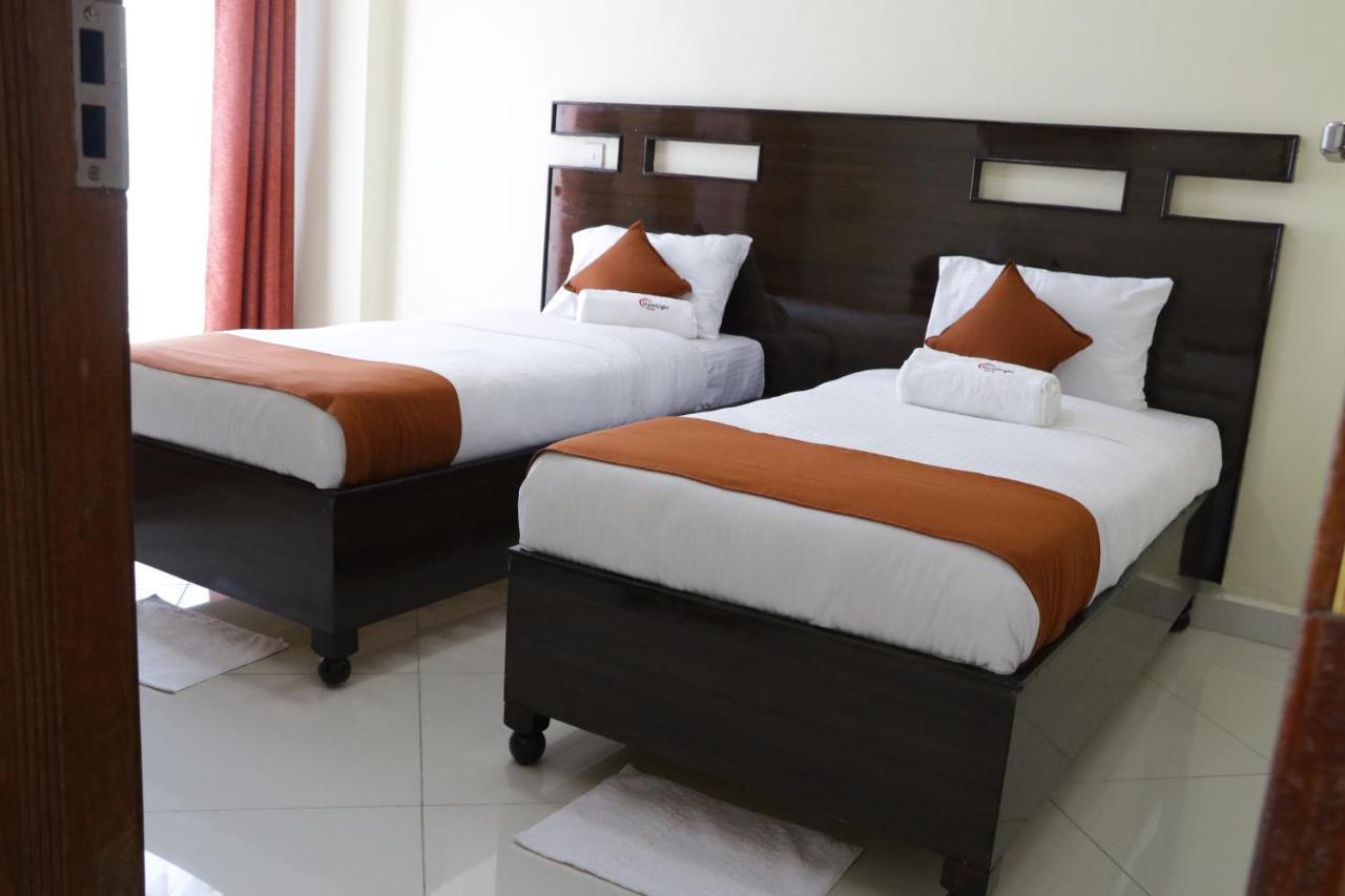 Claire De Lune Moonlight Hotel ناكورو المظهر الخارجي الصورة