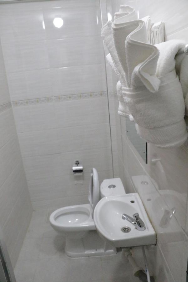 Claire De Lune Moonlight Hotel ناكورو المظهر الخارجي الصورة
