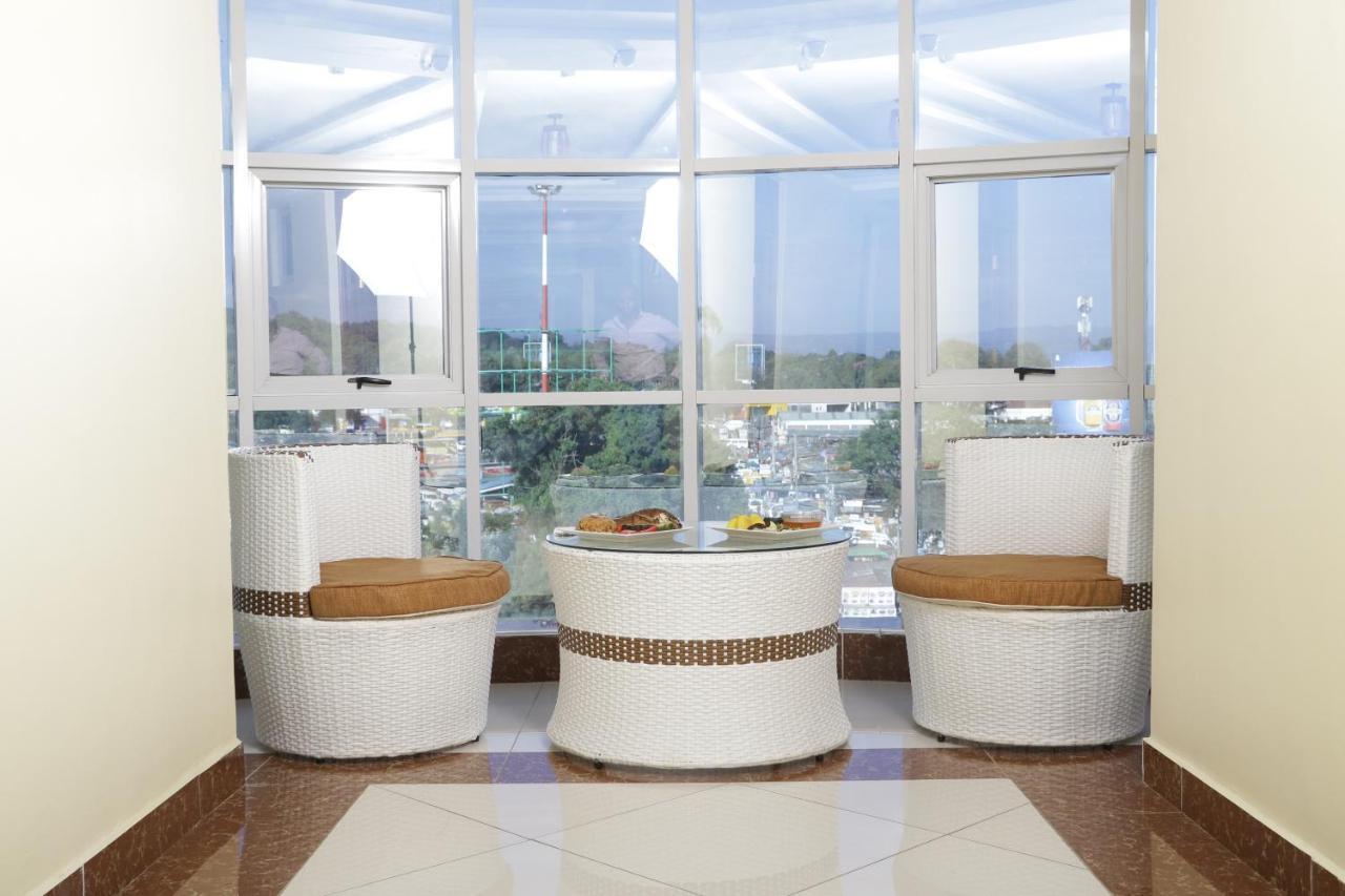 Claire De Lune Moonlight Hotel ناكورو المظهر الخارجي الصورة