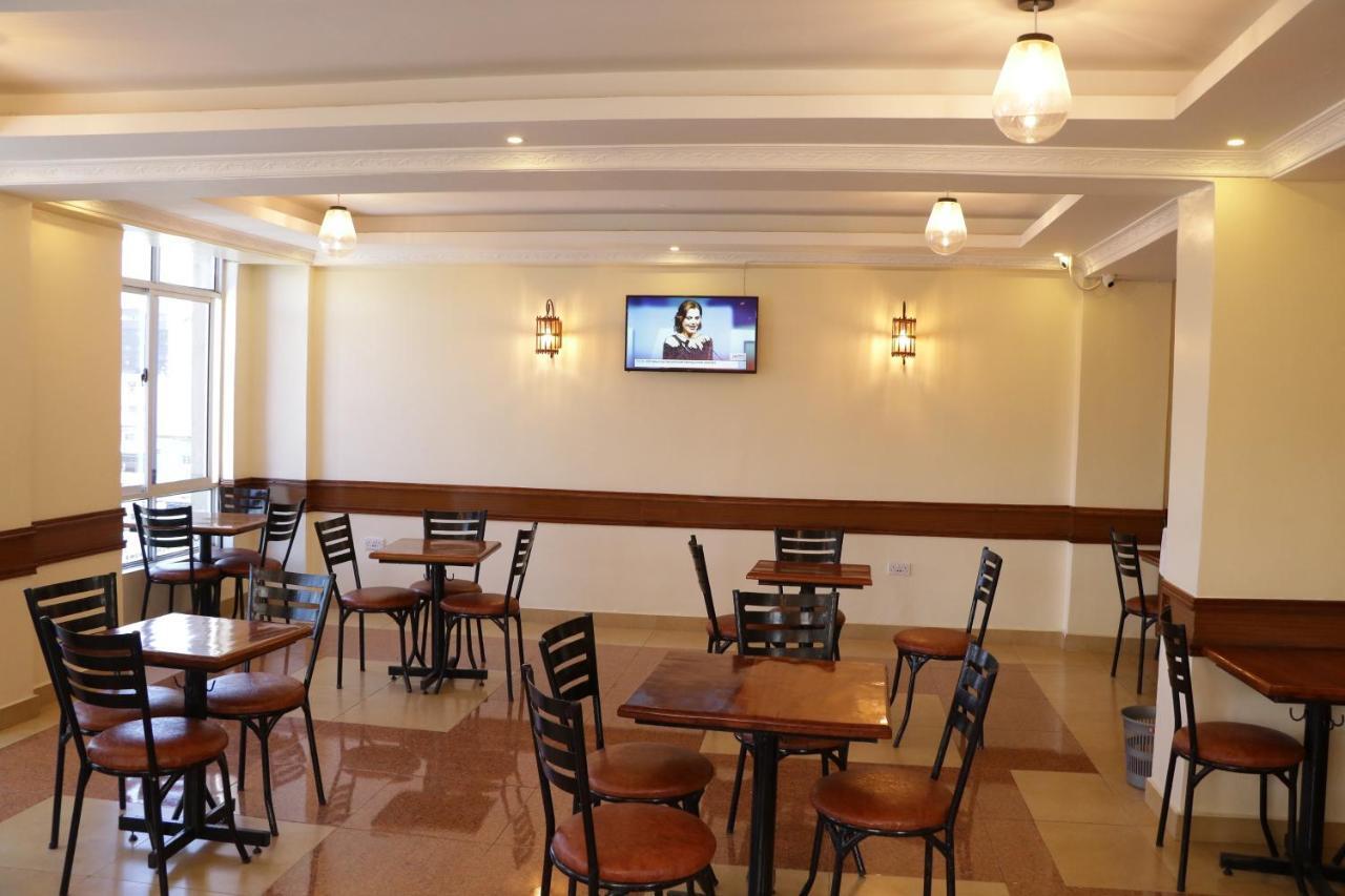 Claire De Lune Moonlight Hotel ناكورو المظهر الخارجي الصورة
