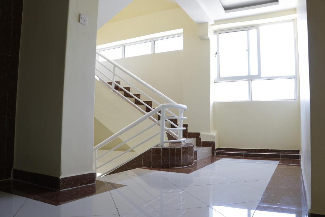 Claire De Lune Moonlight Hotel ناكورو المظهر الخارجي الصورة